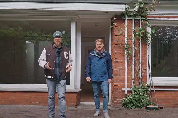 Screenshot aus dem Video, in dem EWE-Smartgeber Fred den Energieberater Jan zum Thema Energieberatung interviewt