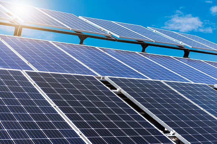 Solaranlage mit bifazialen PV-Modulen